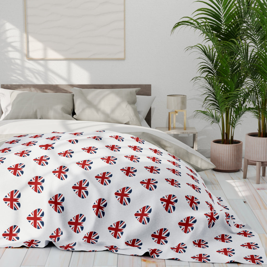 Brit Love Bliss: Heart-Shaped UK Flags Fleece Blanket - Cozy Up in Anglophile Chic!