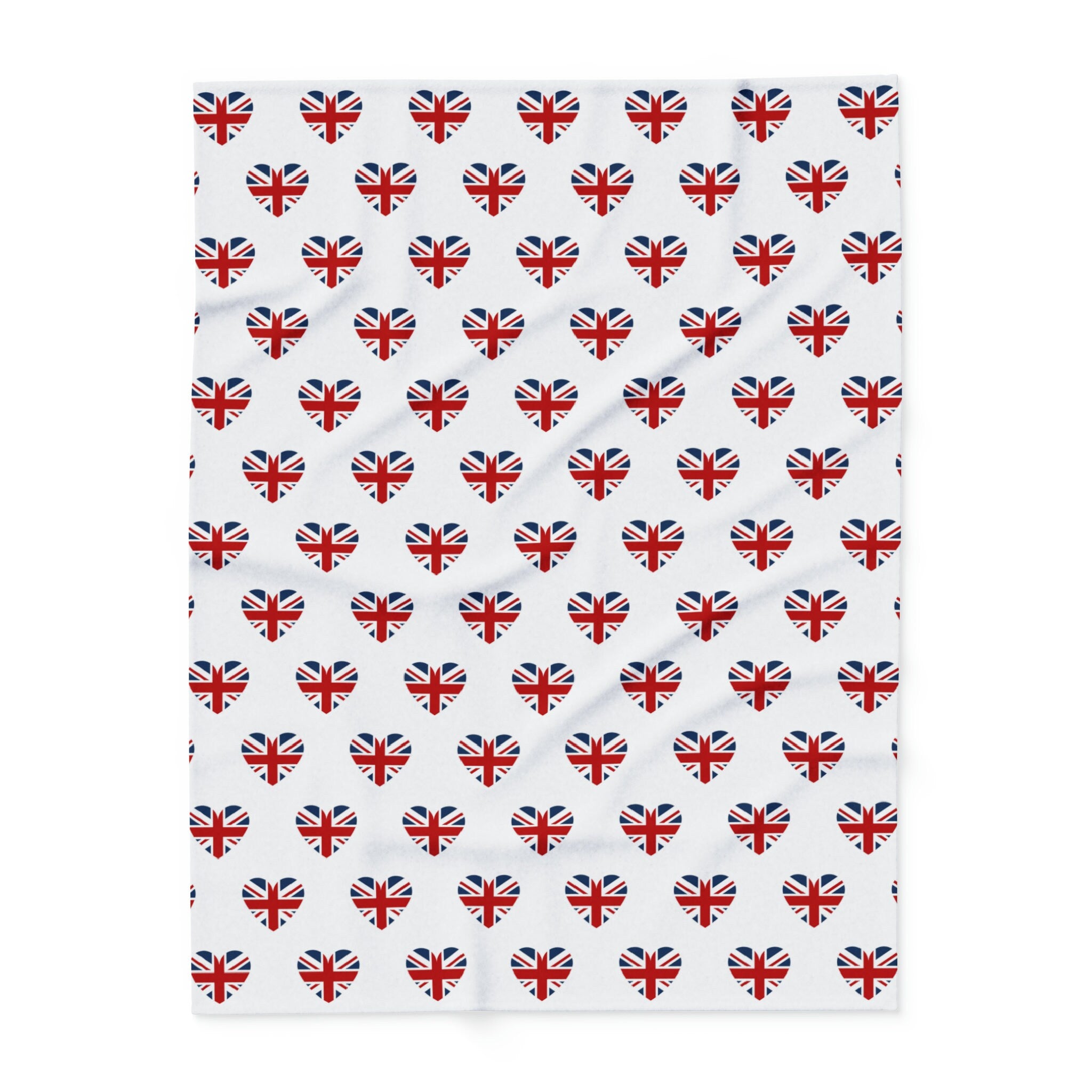 Brit Love Bliss: Heart-Shaped UK Flags Fleece Blanket - Cozy Up in Anglophile Chic!
